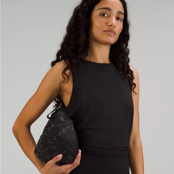 Lululemon Water Repellant Jacket - Picture 4 of 12